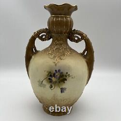 Antique Austrian Art Nouveau Ernst Wahliss Decorated Vase. 9 H x 6 w Austria